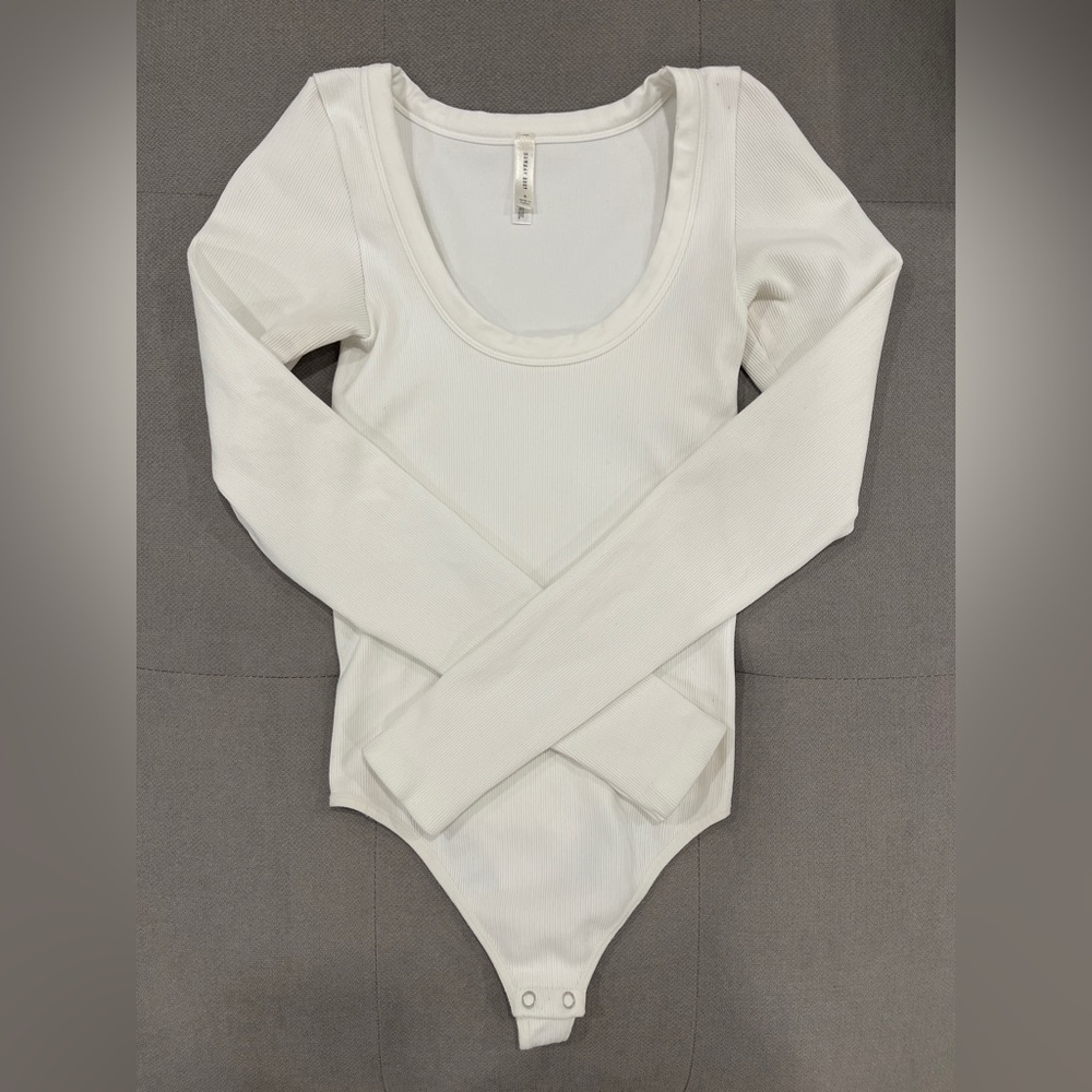 Aritzia Long Sleeve Bodysuit